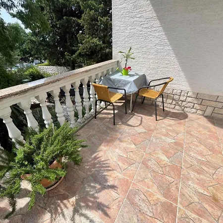 Apartment In 42064 Dramalj