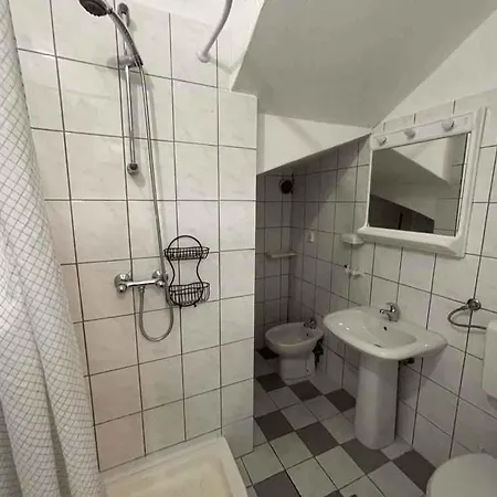 In 42064 Apartman Dramalj