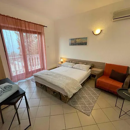 In 42064 Apartment Dramalj