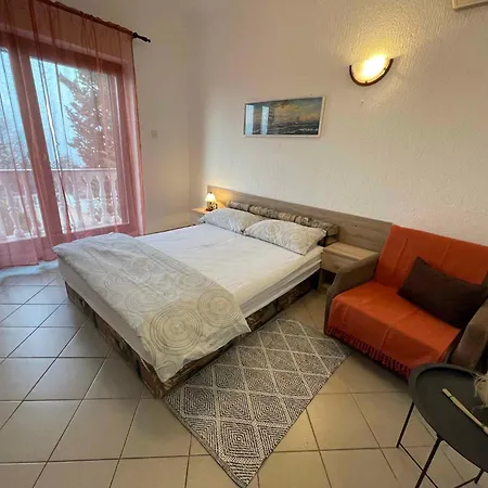 In 42064 Apartman *